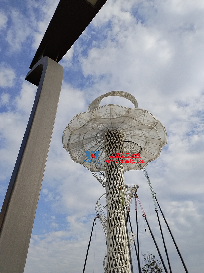 身姿輕盈，造型優(yōu)美的膜結(jié)構(gòu)建筑