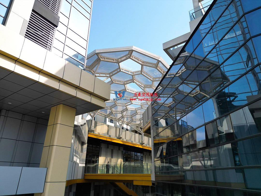 已完工，這個ETFE氣枕商業(yè)天幕閃亮登場！