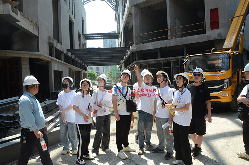 嘉興長安里ETFE氣枕鋼膜結(jié)構(gòu)頂棚工程現(xiàn)場學(xué)習(xí)觀摩會 嘉興長安里ETFE氣枕鋼膜結(jié)構(gòu)頂棚工程現(xiàn)場學(xué)習(xí)觀摩會