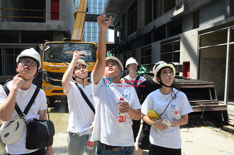 嘉興長安里ETFE氣枕鋼膜結(jié)構(gòu)頂棚工程現(xiàn)場學(xué)習(xí)觀摩會 嘉興長安里ETFE氣枕鋼膜結(jié)構(gòu)頂棚工程現(xiàn)場學(xué)習(xí)觀摩會