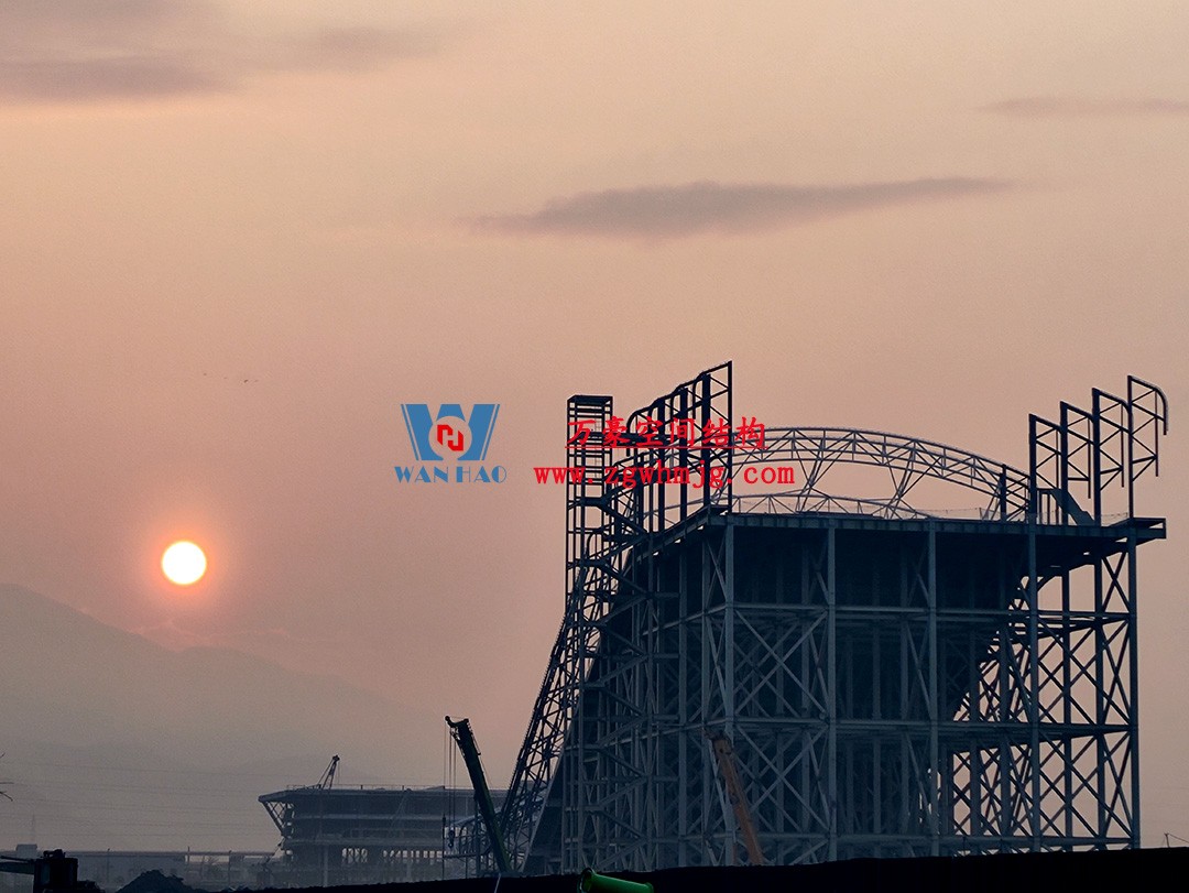 馭風(fēng)逐沙，織就賽道美學(xué)——比亞迪紹興嵊州賽車場(chǎng)干拔沙坡觀景平臺(tái)鋼膜結(jié)構(gòu)