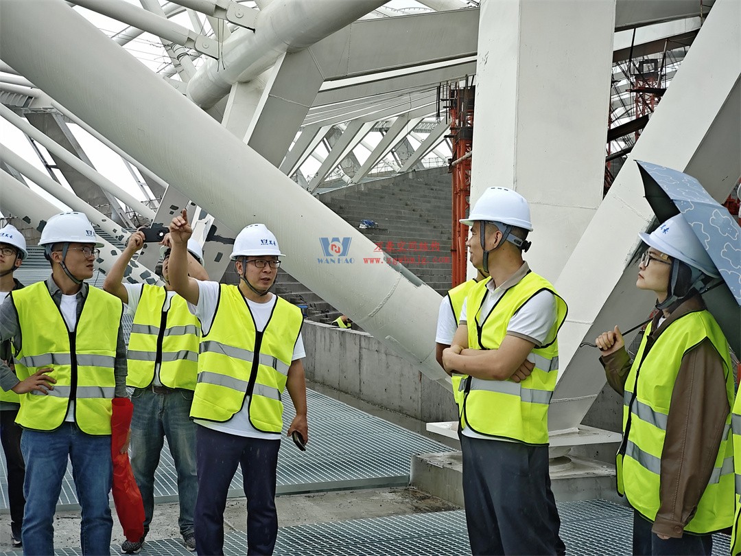 標(biāo)桿引領(lǐng)，智啟未來(lái)——萬(wàn)豪集團(tuán)營(yíng)銷、設(shè)計(jì)與技術(shù)骨干共赴無(wú)錫奧體中心，現(xiàn)場(chǎng)觀摩學(xué)習(xí)解鎖“創(chuàng)新密碼”