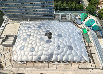 安吉昌碩小區(qū)中庭廣場(chǎng)ETFE氣枕天幕即將完工！