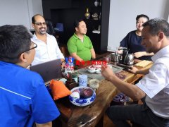 迪拜客戶來訪我司工廠進(jìn)行實地參觀考察